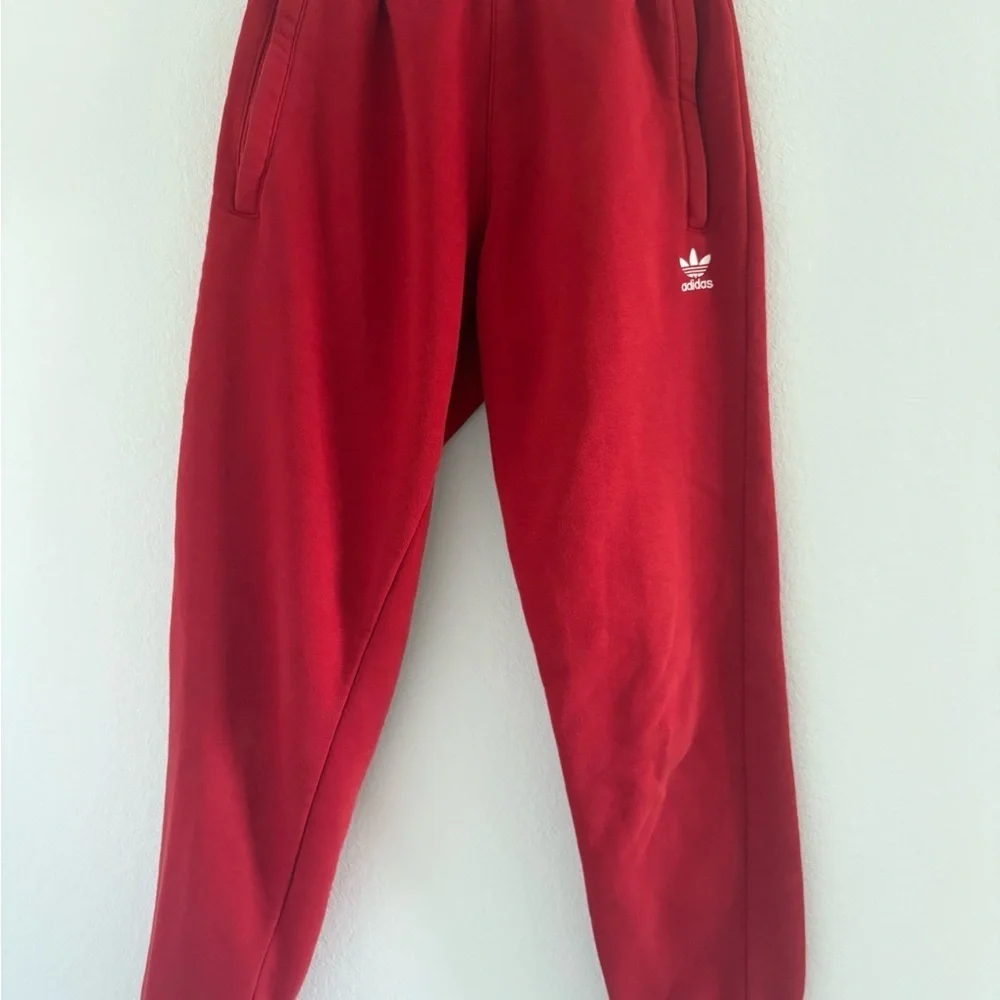 adidas originals essentials